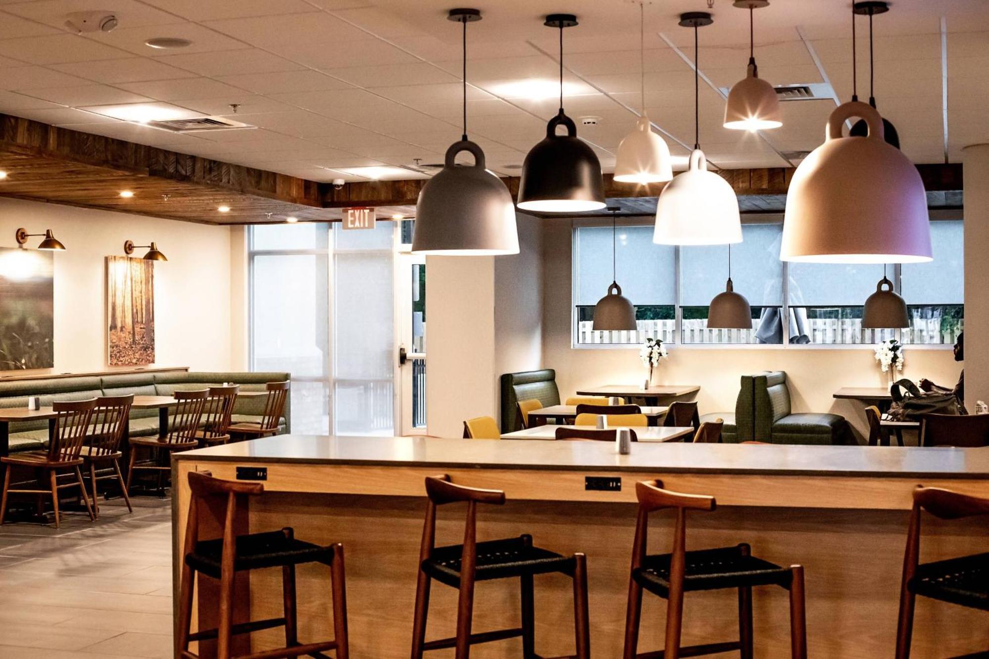 Hotel Fairfield & By Marriott Richmond Airport