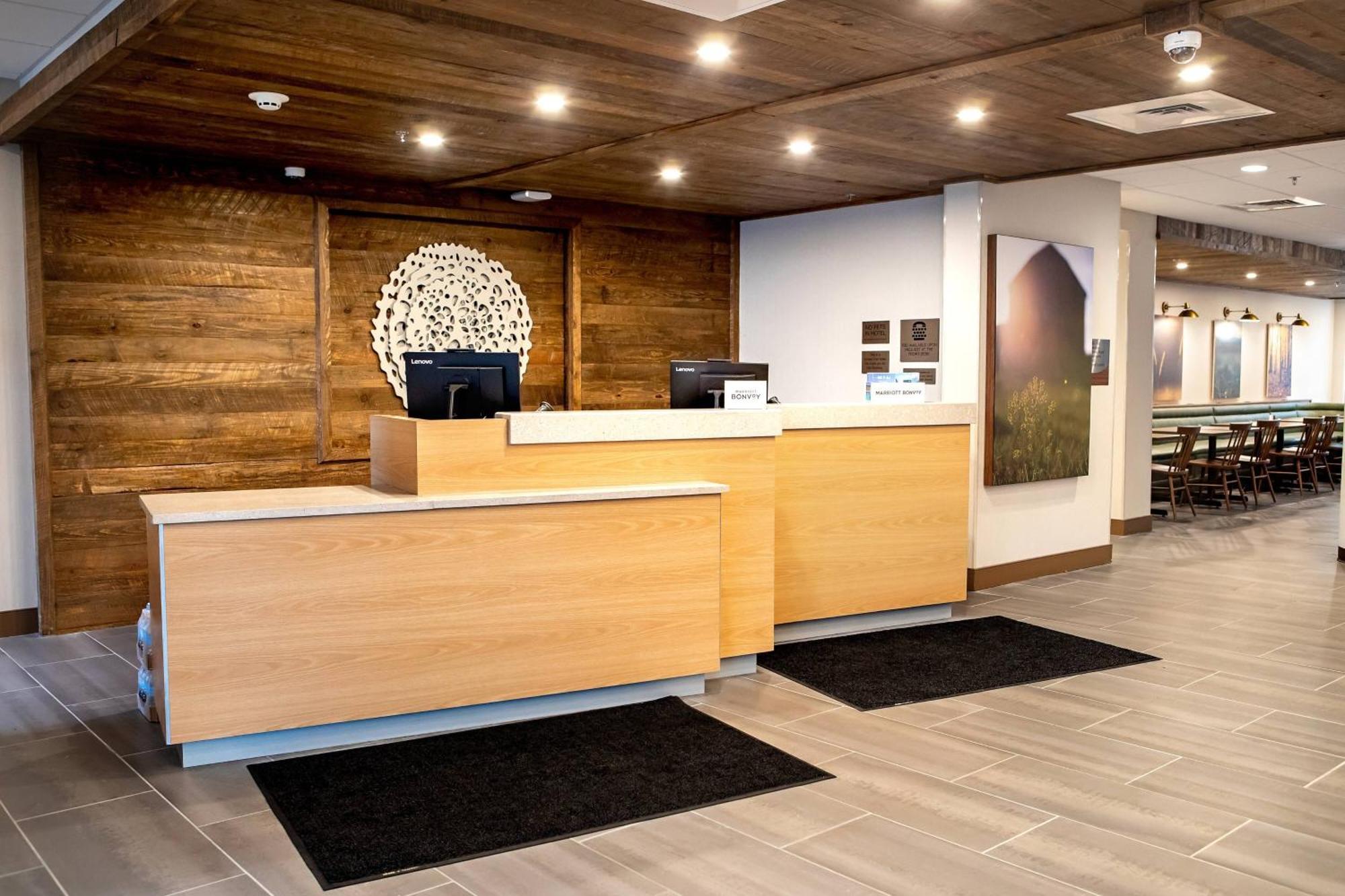 Hotel Fairfield & By Marriott Richmond Airport
